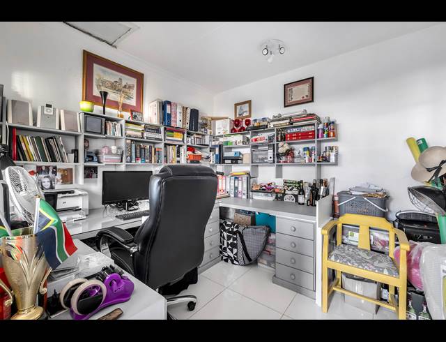 4 BEDROOM HOUSE FOR SALE IN LINDEN